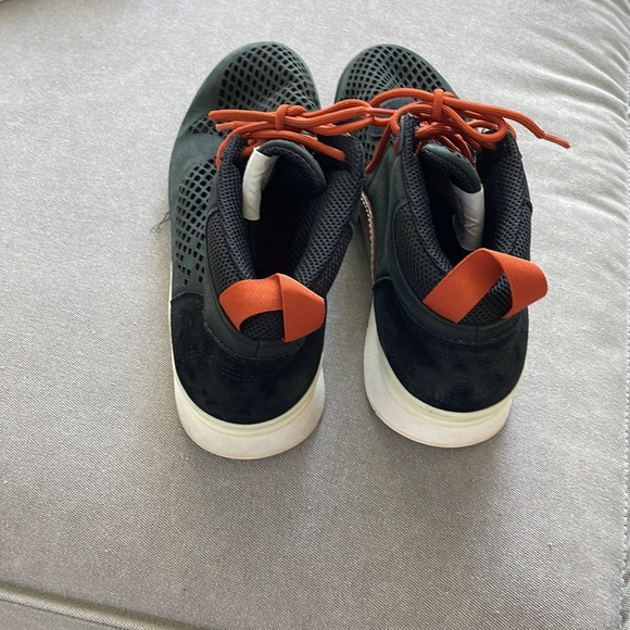 Black adidas with orange. - Picture 2 of 3